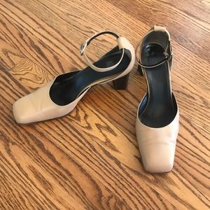 Anne Klein ankle strap heels 7.5